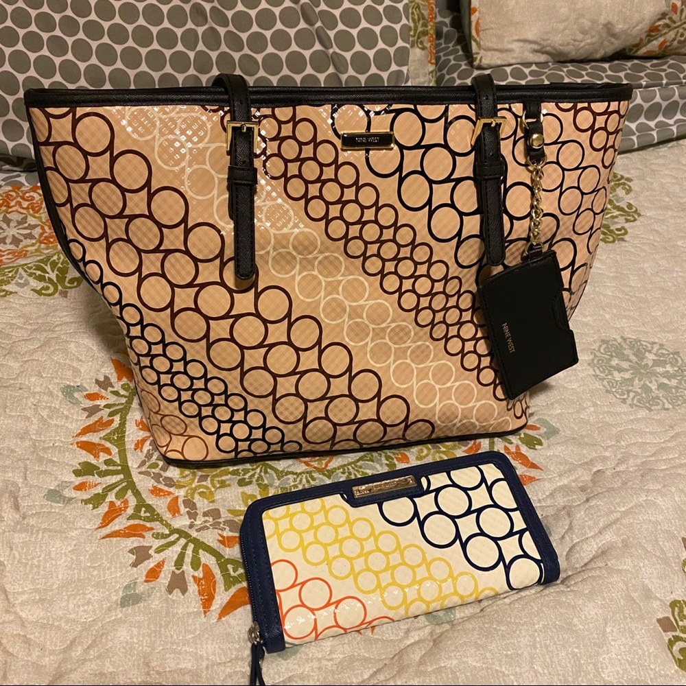 🎁 Nine West tote and wallet